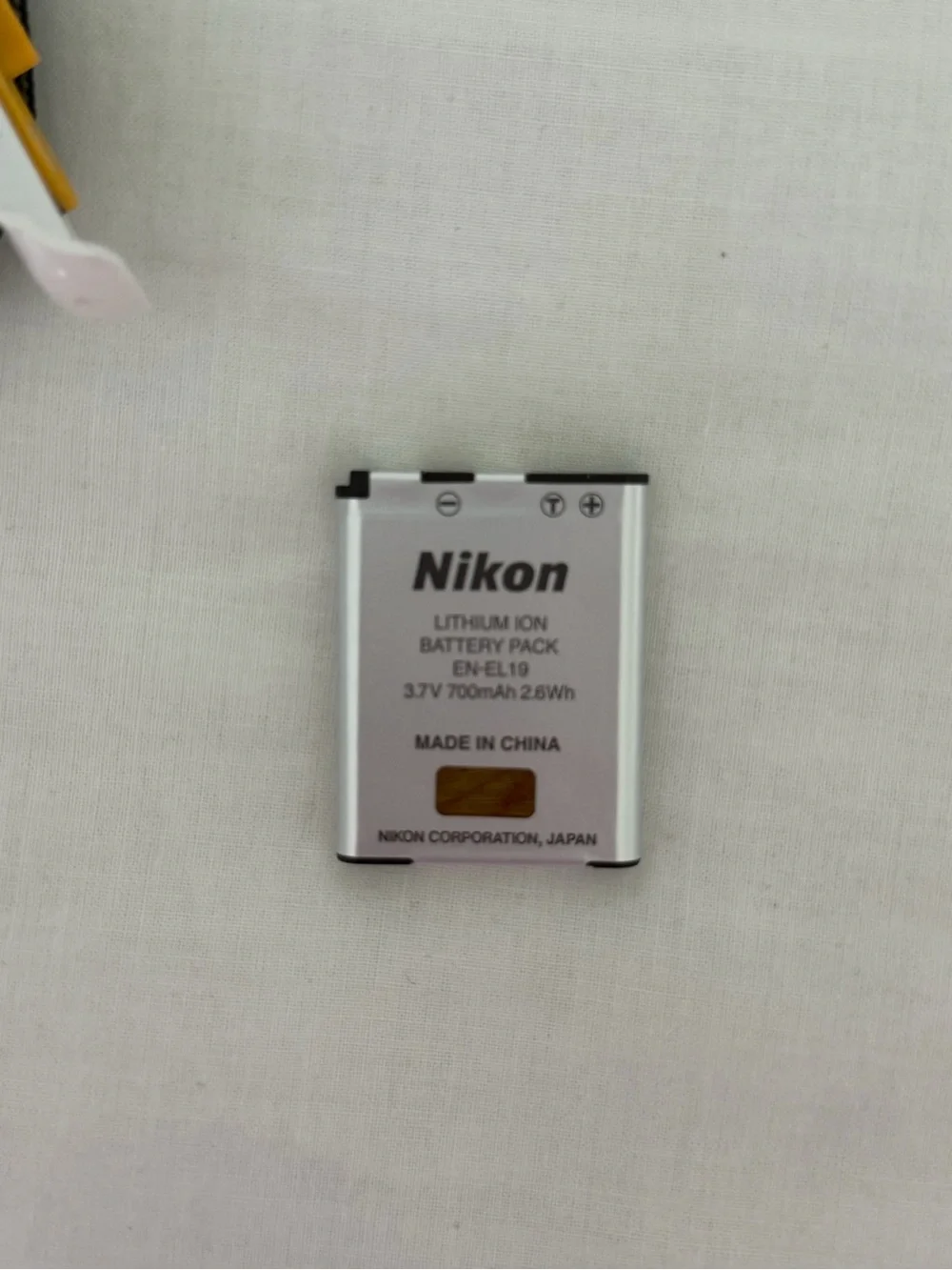Nikon Coolpix S33 White Waterproof Compact Camera with Charger